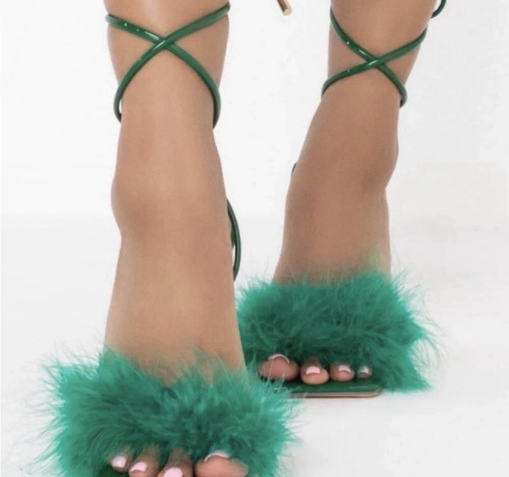 Azalea Wang Green Feathered String Up Marabou Clear 4” Heels Sz 7.5